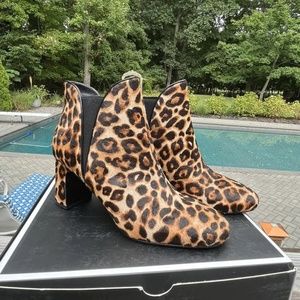 NIB WHBM Zoe Calf Hair Cheetah Leopard Animal Print Ankle Heel Booties $180 Sz 9